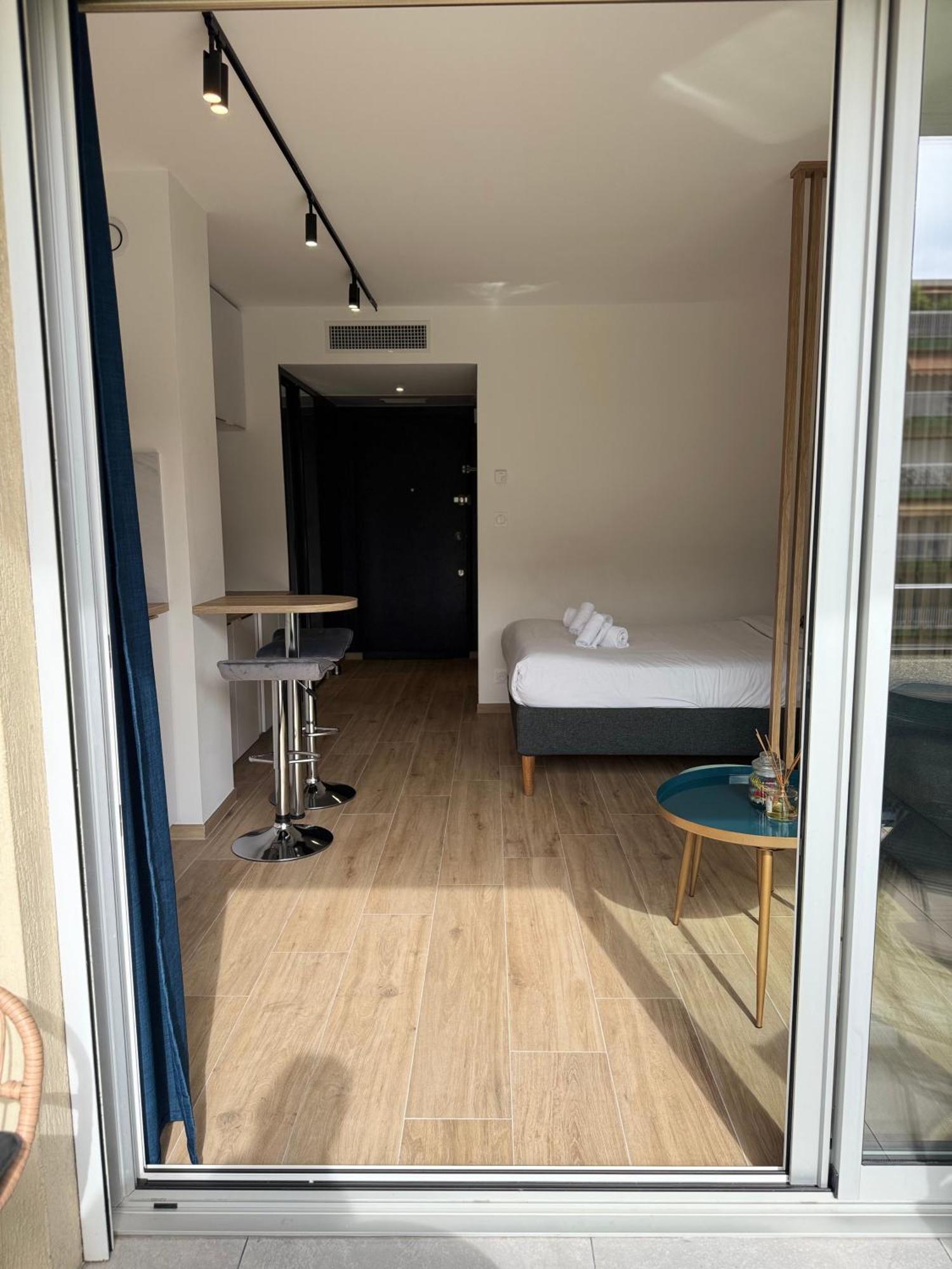 Cosy Appartement, Centre-Ville Cannes, Terrasse, Clim Buitenkant foto